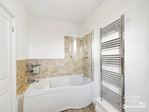 Ensuite- click for photo gallery